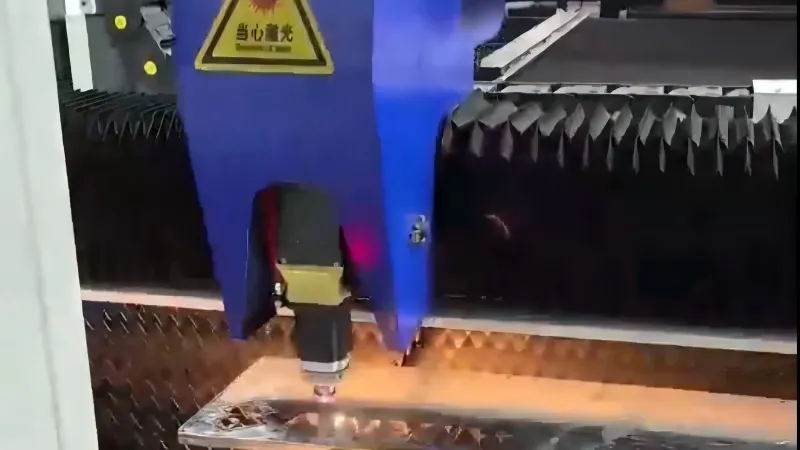 Single Table Fiber Laser Cutting Machine